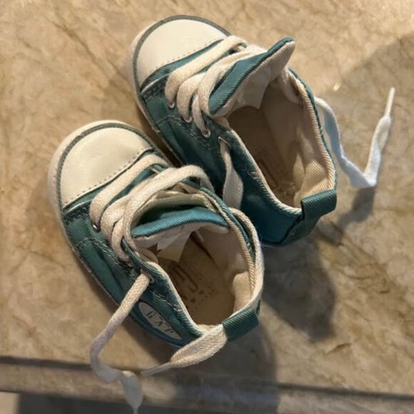 Vintage babyGap shoes, Converse style, never worn (blue size 1) - Picture 2 of 3
